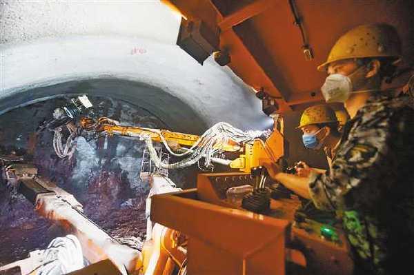 2018年重庆交通建设跑出“加速度”