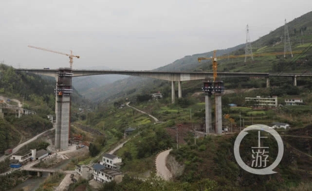 渝黔高速扩能项目“第一高墩”封顶&nbsp;2021年通车