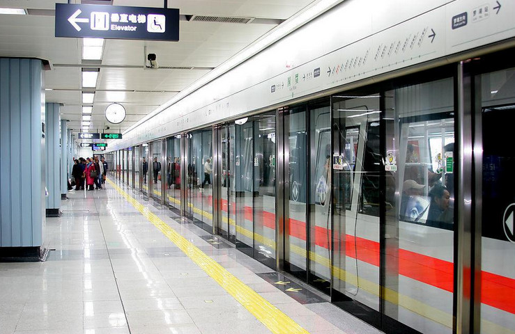 重庆4个轨道车站今起改用高校名作站名