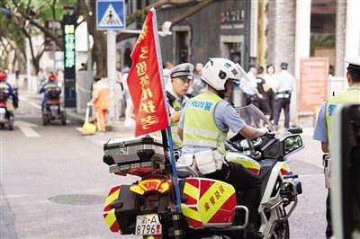 高考期间重庆交巡警多举措为考生保驾护航