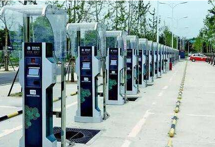 大力发展新能源汽车产业&nbsp;重庆今年将新建充电桩3万个