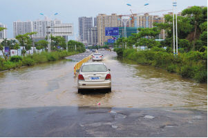 暴雨致中心城区多路段出现积水&nbsp;什么原因？怎么解决？