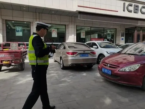 重庆严查占用堵塞“生命通道”行为