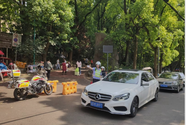 “五一”假期重庆道路日均车流量达370.93万辆&nbsp;创历史新高